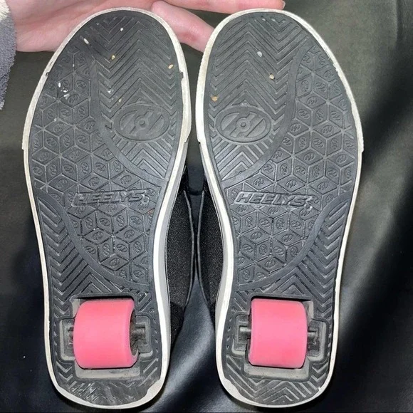 Heelys Black Sneaker Shoes Size 1Y - Picture 9 of 9